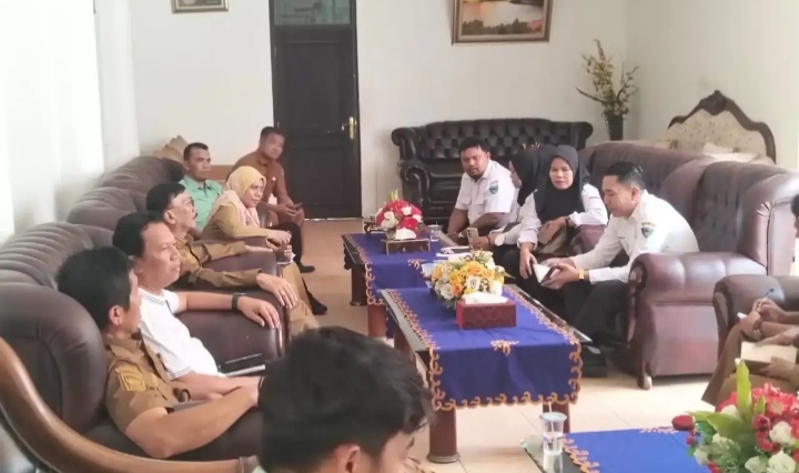AKSI TENAGA KESEHATAN YANG DI RUMAHKAN
