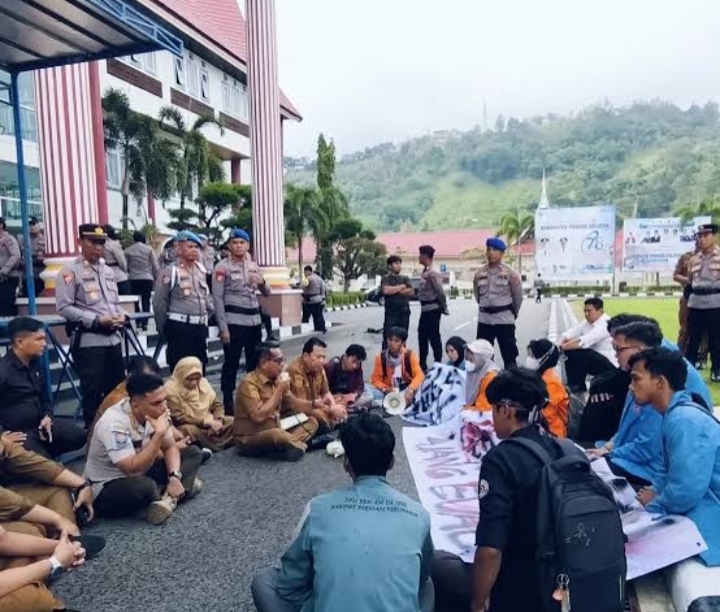 AKSI IKATAN MAHASISWA PESISIR SELATAN (IMAPES)