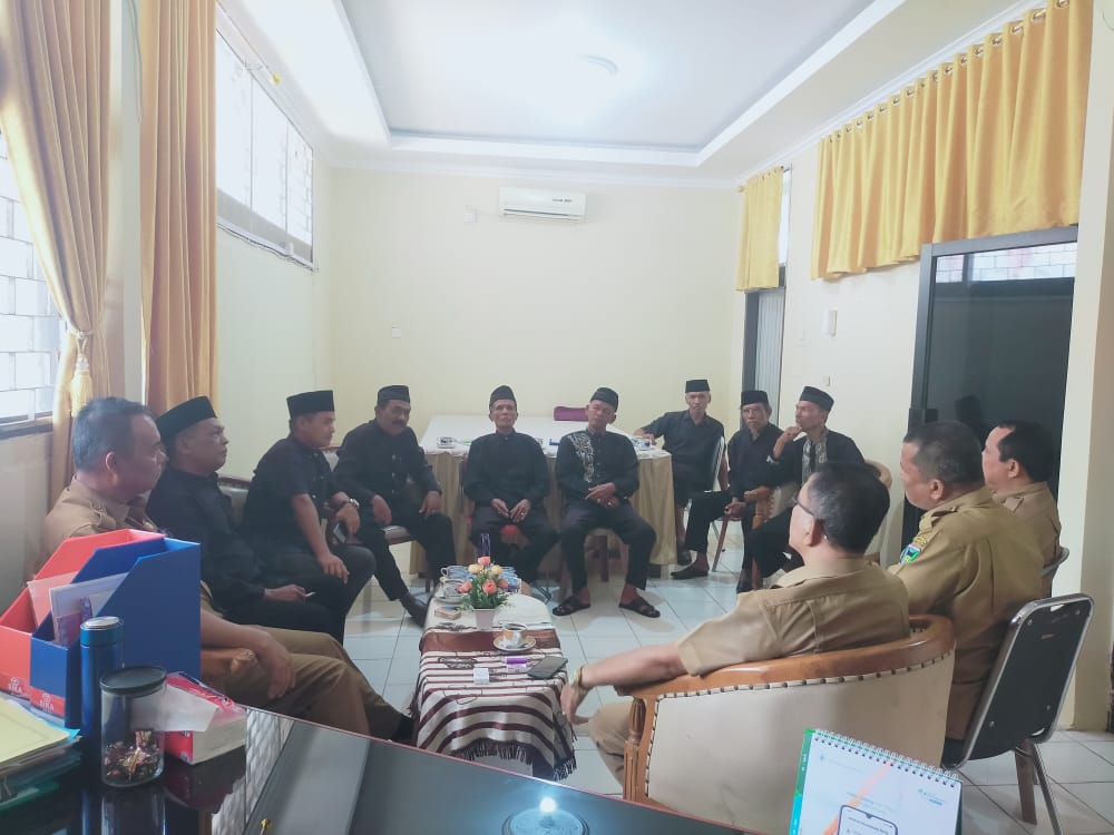 BADAN KESBANGPOL PESSEL KEDATANGAN TAMU DARI KAN PUNGGASAN KECAMATAN LINGGO SARI BAGANTI