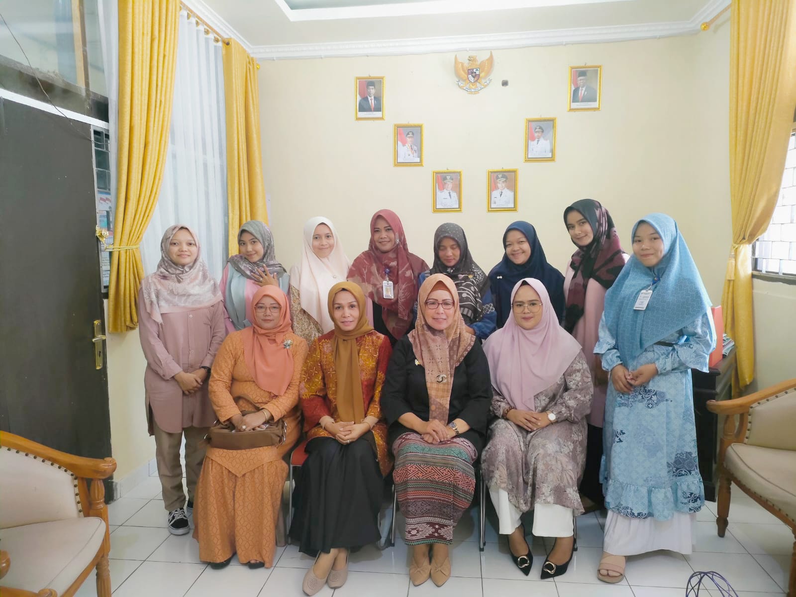 BADAN KESBANGPOL PESSEL KEDATANGAN TAMU IBUK-IBUK DW KESAGPOL